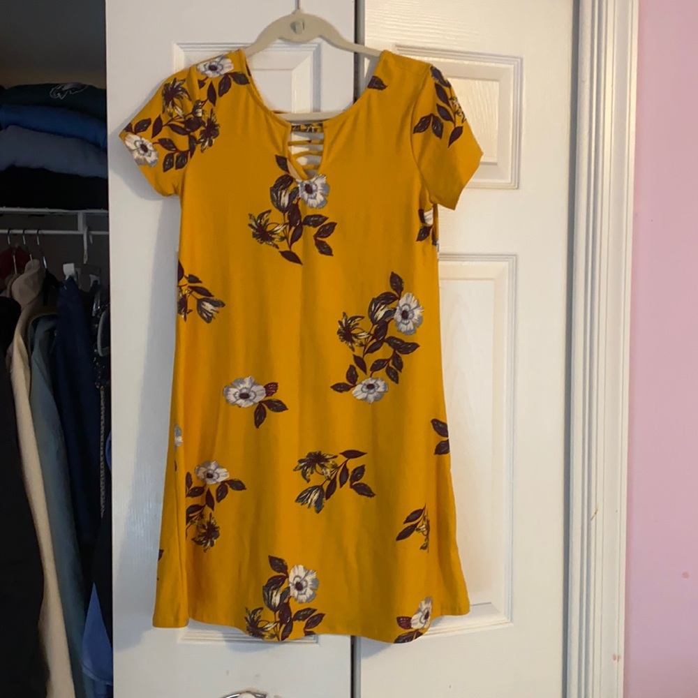 Yellow tshirt dress